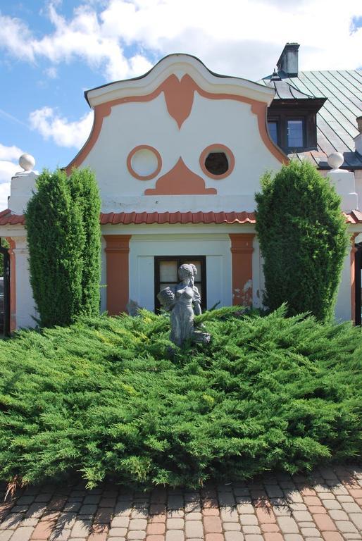 Palac W Czyzowie Szlacheckim Czyzow Szlachecki Exterior photo